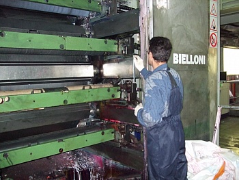 Процесс ремонта приводной части печатного барабана машины “Theorema” фирмы “BIELLONI” (Италия)
