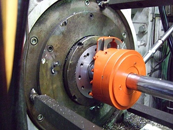 Процесс торцевания приводной части печатного барабана машины “Theorema” фирмы “BIELLONI” (Италия)